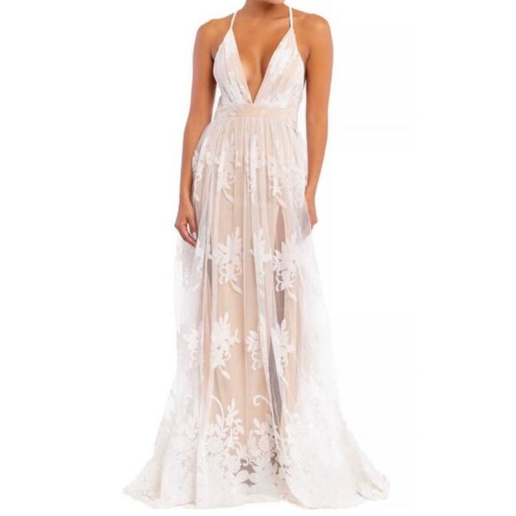 LUXXEL White Lace Sleeveless V Neck Side Slit Maxi Dress Size Medium - Picture 2 of 11